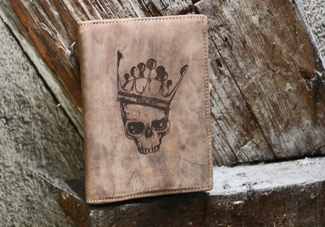 Greenburry Leder Biker-Ausweismappe mit Totenkopf - Führerscheinmappe - Trucker-Ausweistasche Skull