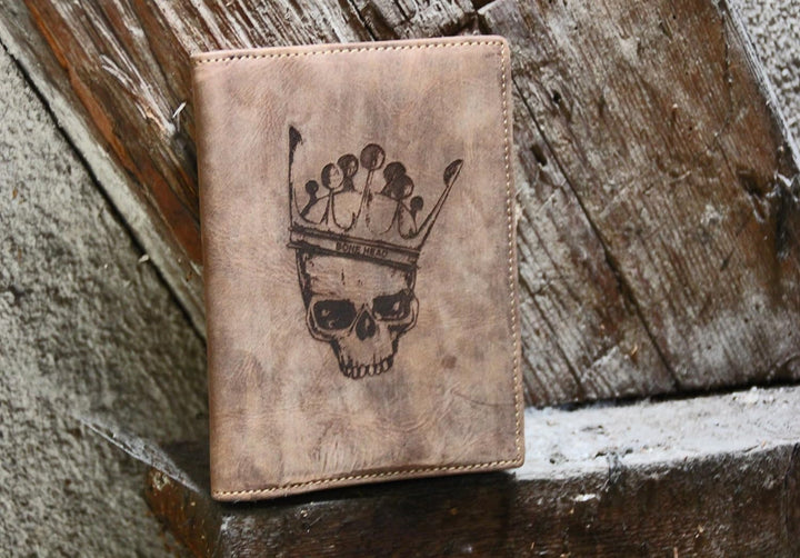 Greenburry Leder Biker-Ausweismappe mit Totenkopf - Führerscheinmappe - Trucker-Ausweistasche Skull