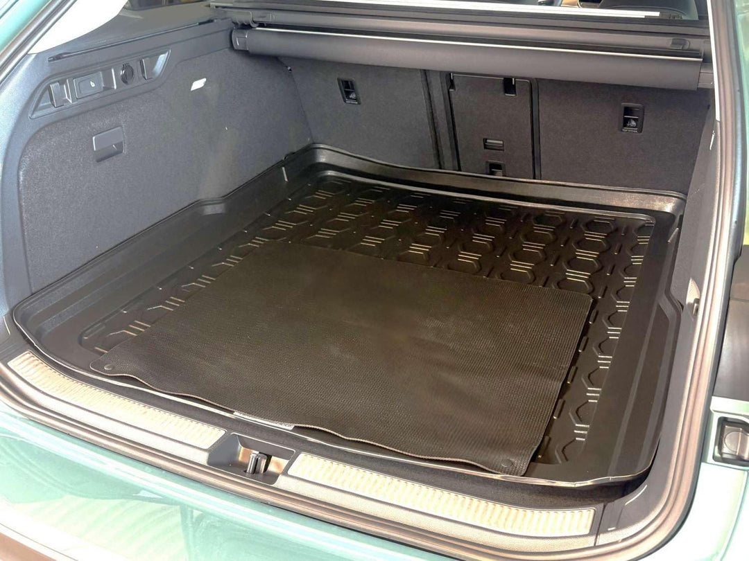 Kofferraumwanne mit Ladekantenschutz passend für VW Passat Variant ab 2/2024/Skoda Superb Combi ab 5