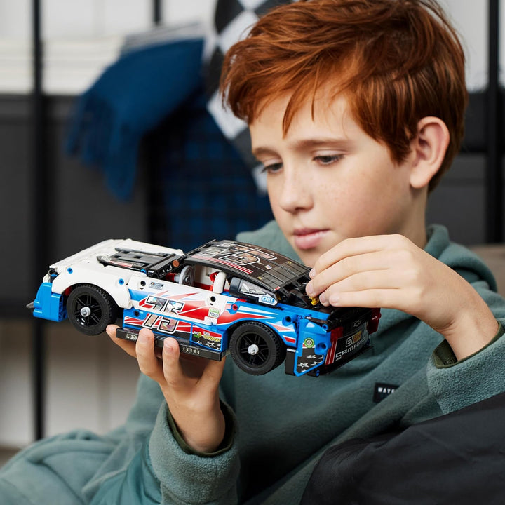 LEGO Technic NASCAR Next Gen Chevrolet Camaro ZL1 Modell-Auto-Bausatz, Rennfahrzeug-Spielzeug, Samml