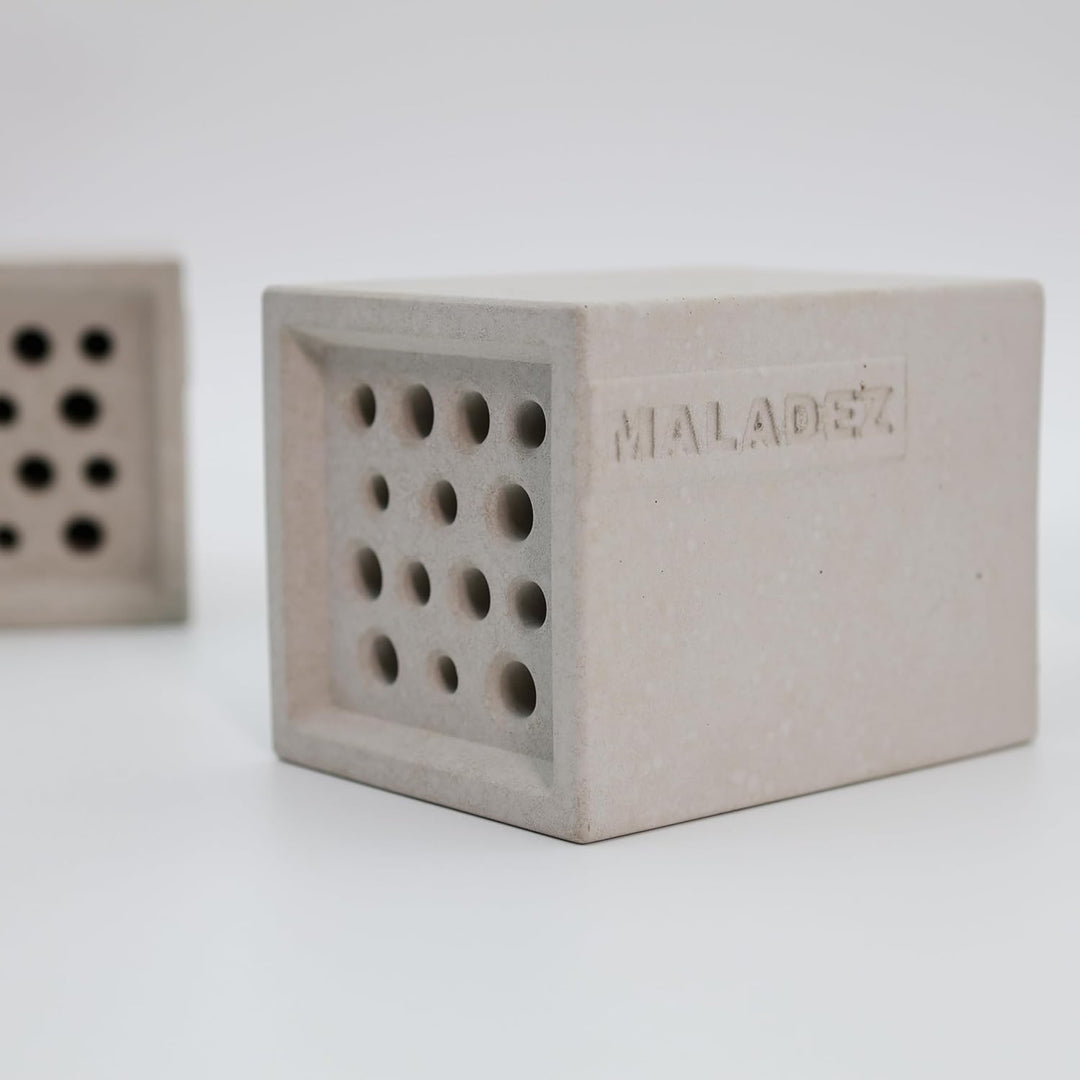 Bienenhotel aus Beton für Wildbienen und Insekten für den Garten (Nisthilfe) - Maladez