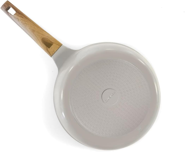 Cuisinox - Mythic - Bratpfanne 28 cm mit weisser Keramikbeschichtung - fester Soft-Touch-Griff in Ho