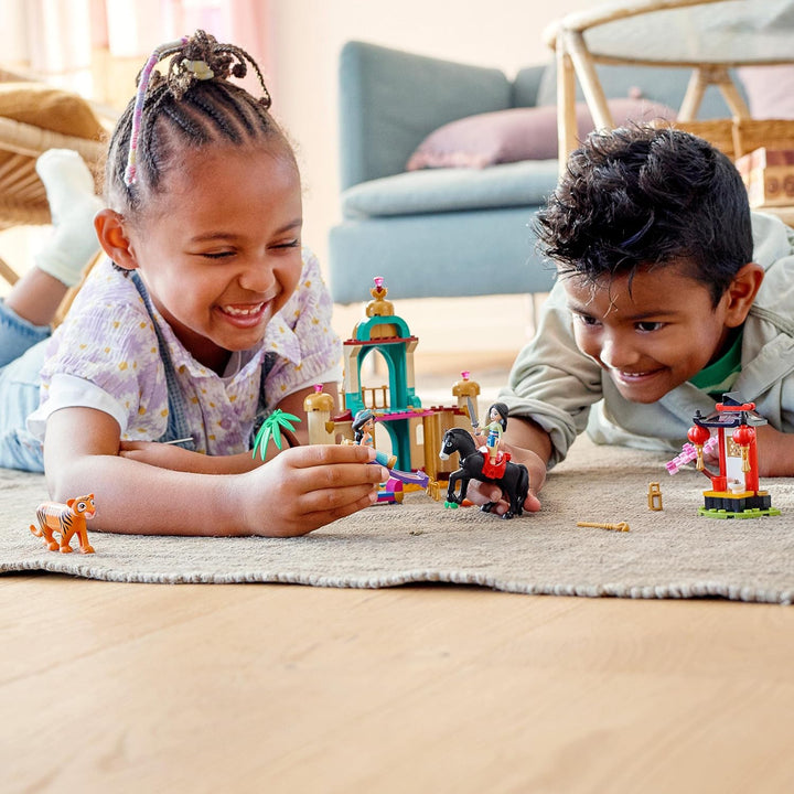 LEGO 43208 Disney Jasmins und Mulans Abenteuer, Prinzessinnen-Spielzeug zum Bauen mit Mini-Puppen, P