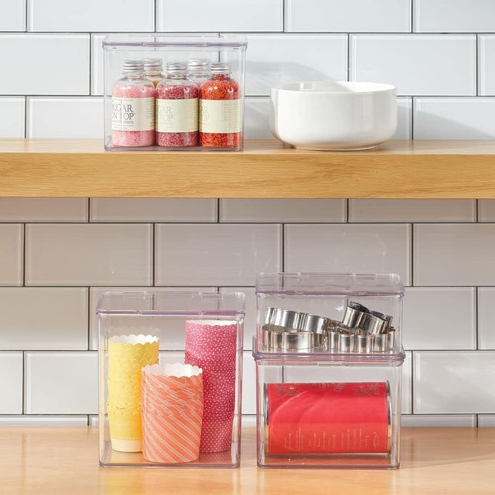 mDesign 2er-Set Küchen Organizer mit Deckel – Vorratsdosen für Küchenregal und Vorratskammer – stape