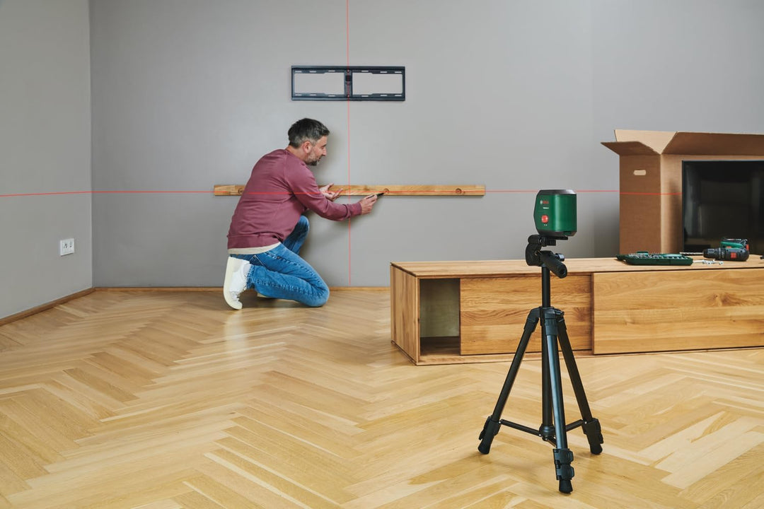 Bosch Kreuzlinienlaser UniversalLevel 2 (Laserkreuz inkl. integrierter Lotpunkte für präzises Ausric