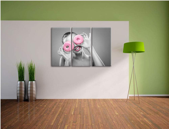 lustige Frau mit rosa Donut Augen schwarz/weiss 3-Teiler Leinwandbild 120x80 Bild auf Leinwand, XXL