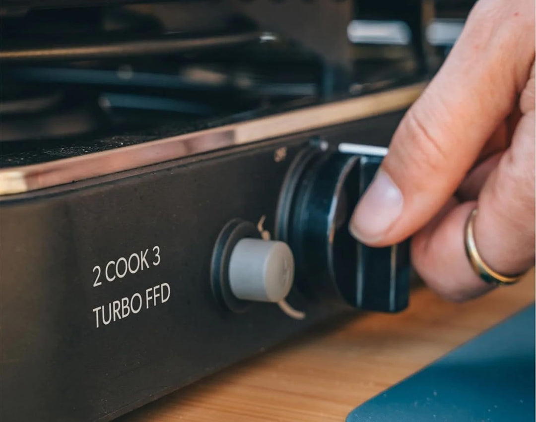 CADAC - 2 Cook 3 Turbo Stove + Camping-Kochbuch - Gas Tischgrill mit 2 Brennern + Rezeptbuch - Outdo