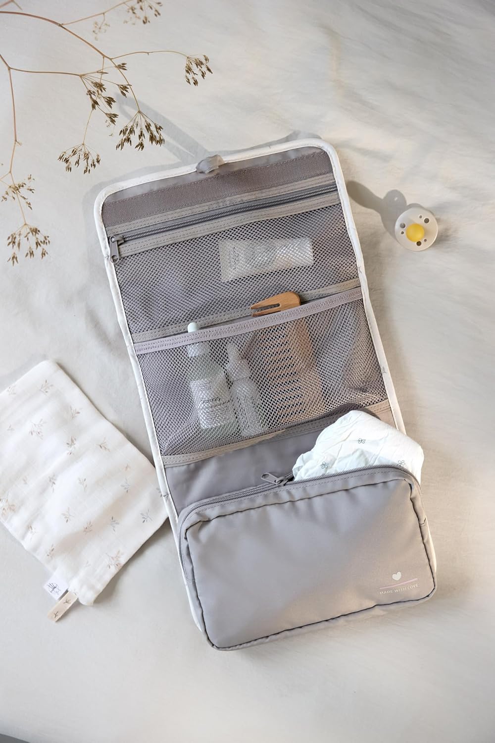 LÄSSIG Windeltasche XL mit Wickelunterlage für unterwegs Nature Leaves | Wickelorganizer, Baby Wicke