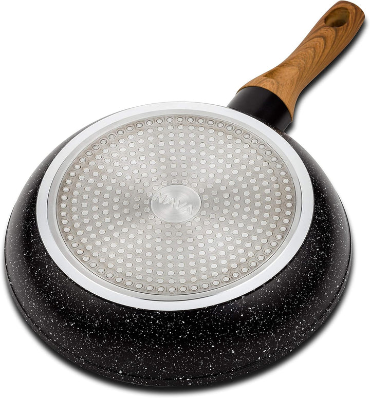 NAVA Bratpfanne aus Aluminium | Ø 26 cm | Mit Antihaftbeschichtung aus Stein zum Kochen ausgewogener