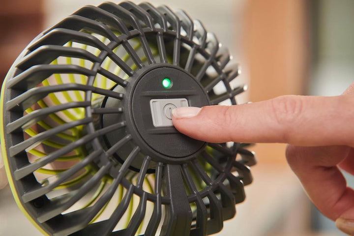 RYOBI 4 V USB-LITHIUM Akku-Clip-Ventilator RCF4-0, 325° drehbarer und 180° schwenkbarer Kopf, ohne A