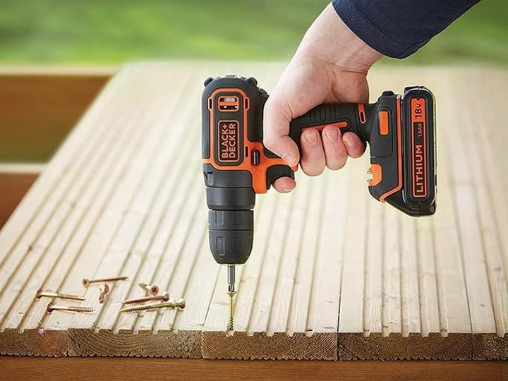 Black+Decker Akku-Bohrschrauber (18V, inkl. 2x Li-Ion Schiebe-Akku, 400 mA Ladegerät, LED-Arbeitsleu