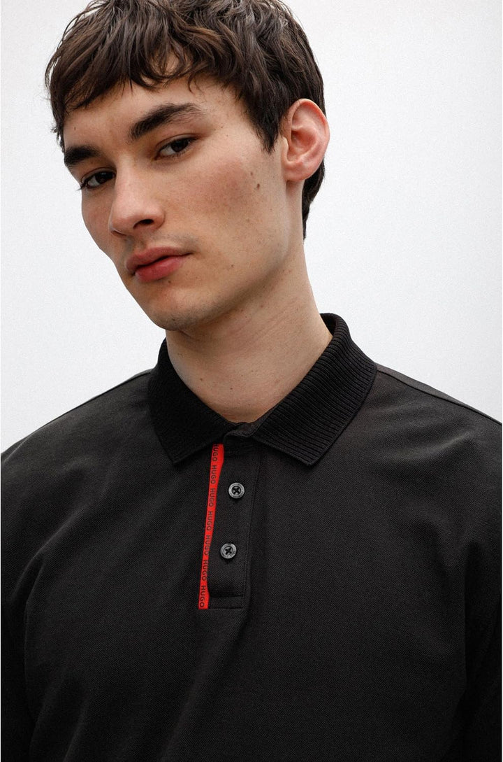 HUGO Herren Dichelangelo Poloshirt aus Baumwoll-Piqué mit rotem Logo-Tape Schwarz XL
