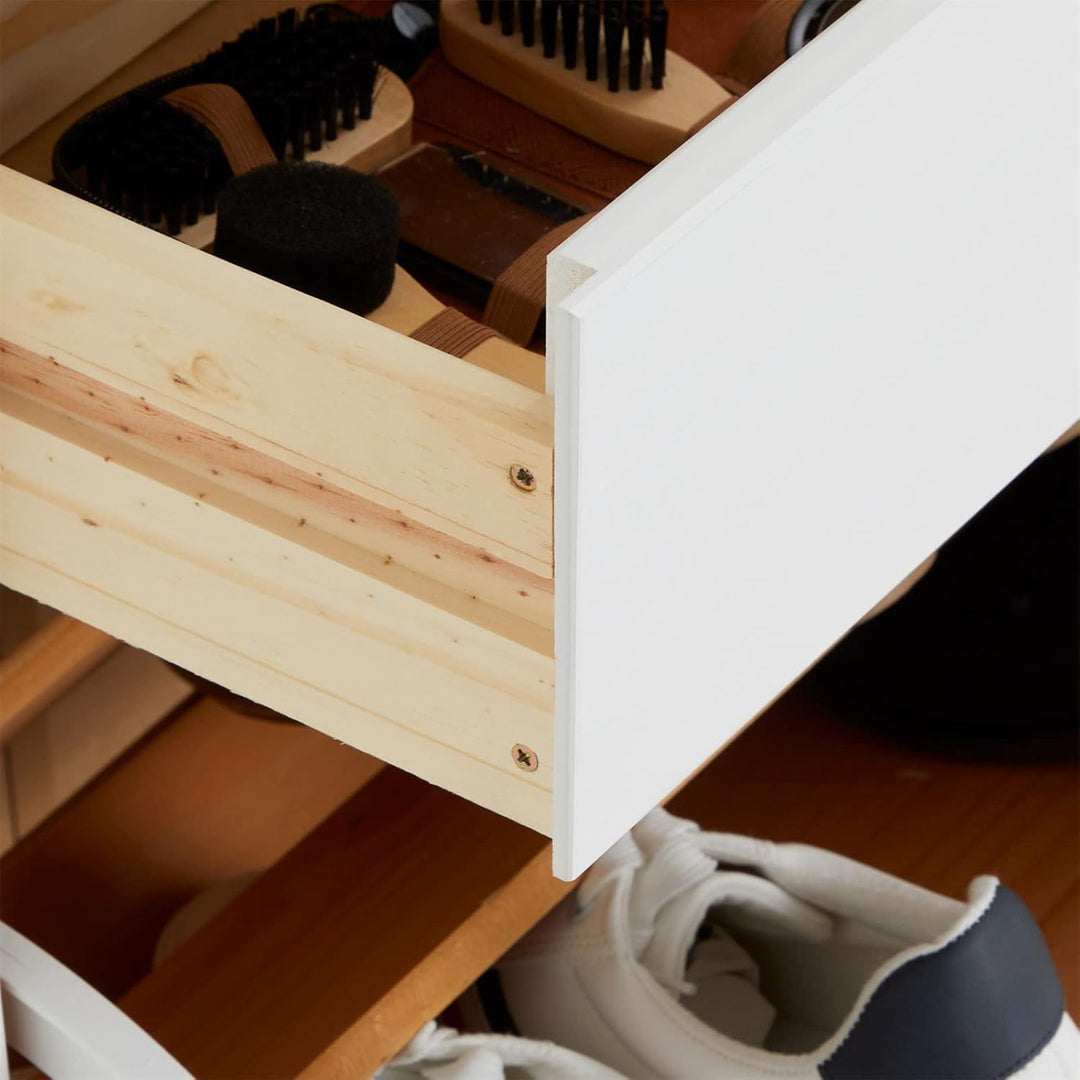 IDIMEX Schuhkipper Basil, schöner Schuhschrank aus Kiefer weiss/braun, praktische Schuhkommode mit 1