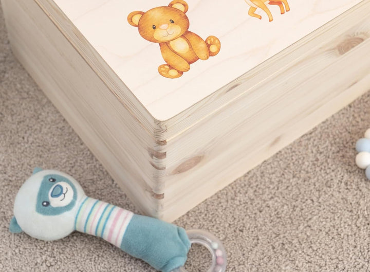 Pinus Personalisierte Erinnerungskiste aus Holz - 40x30x23 cm eschenkbox mit Text zur Geburt, Taufe