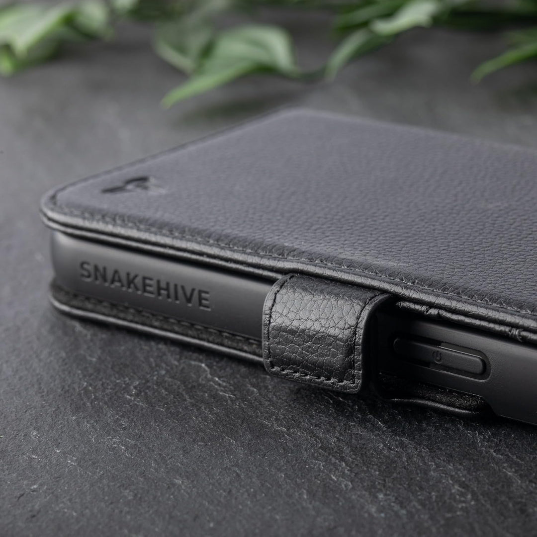 Snakehive Lederhülle für iPhone 14 Pro – Klapphülle mit Kartenfächern & Standfunktion (Geflecktes Sc