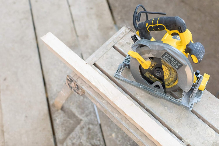 Stanley FatMax Handkreissäge FME301K (1650 Watt, 66 mm / 50 mm (90°/45°), mit Parallelanschlag, Durc