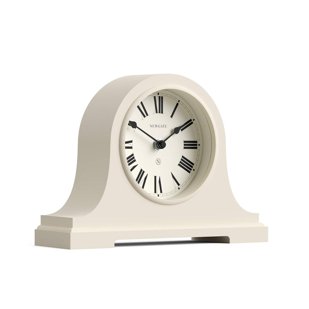 NEWGATE® Broadway Kaminsims Uhr | Klassisches Design des napoleonhutes | Vanille Creme | Römische zi