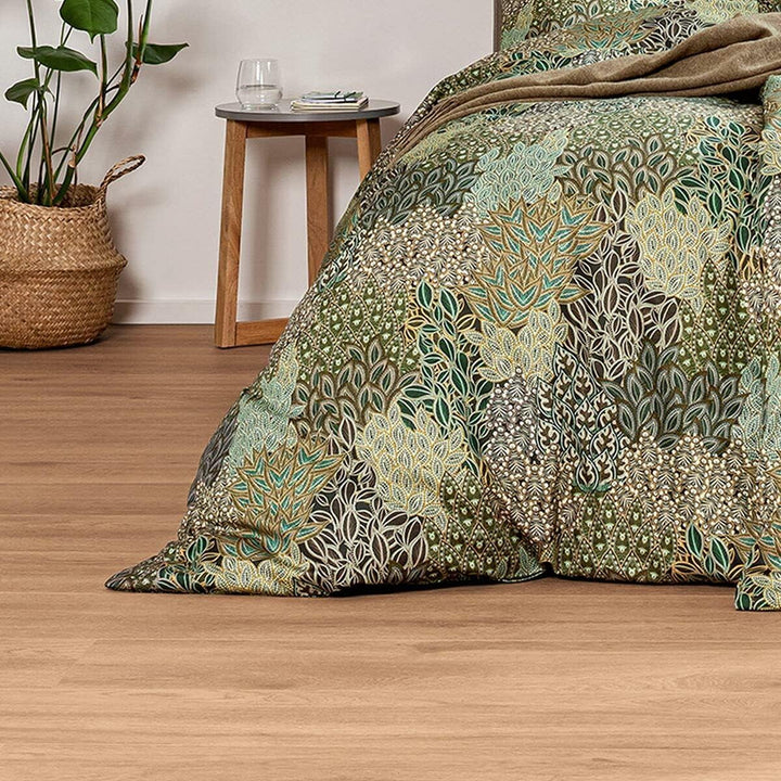 ESTELLA Bettwäsche Lago | Oliv | 155x220 + 80x80 + 40x80 cm | Mako-Satin mit seidigem Glanz | trockn