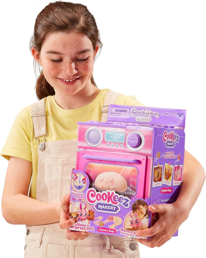 Cookeez Makery Ofen-Spielset in pink mit niedlichem Überraschungseffekt durch Verwandlung zu einen s