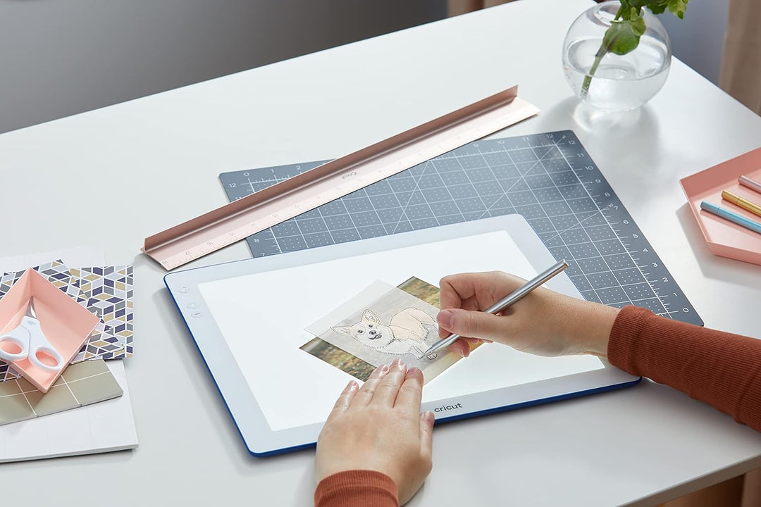 Cricut BrightPad Go | Kabellose LED-Lichtbox | 29,2 cm x 22,8 cm | 5 Helligkeitseinstellungen, bis z