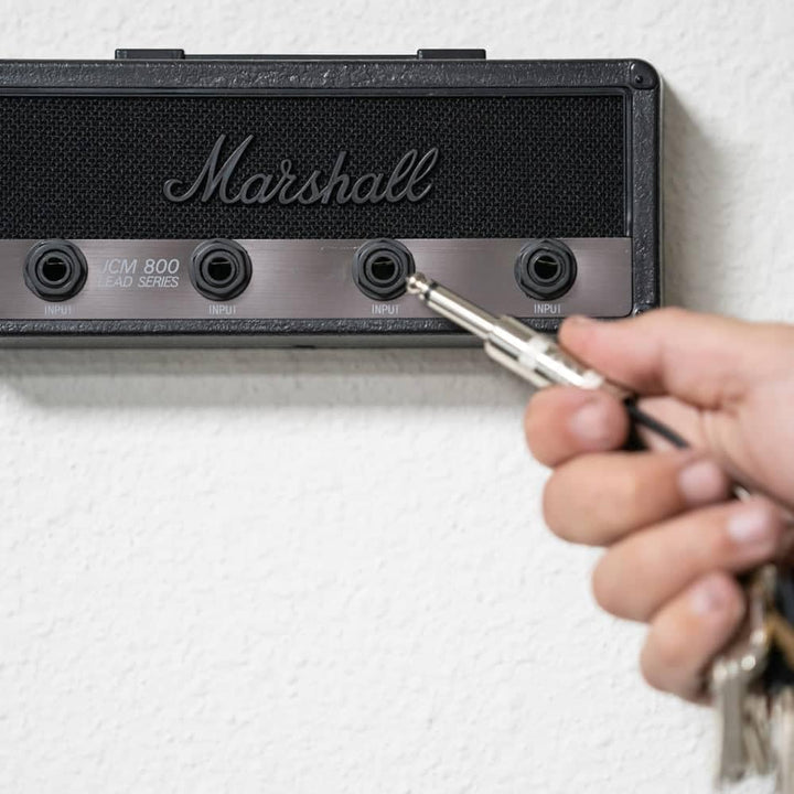P Pluginz Marshall Stealth Jack Rack zur Wandmontage inkl. 4 Gitarrenstecker-Schlüsselanhänger und 1
