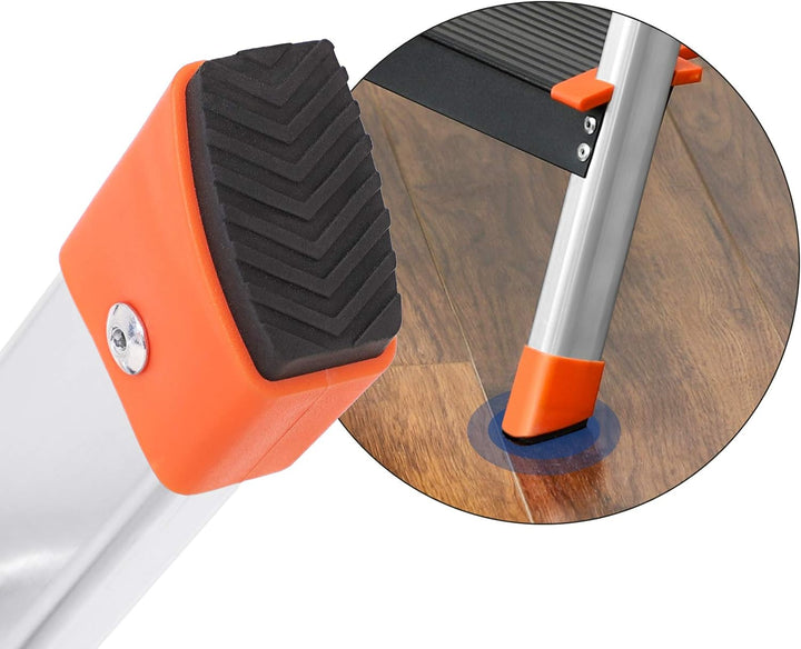 SONGMICS Leiter mit 4 Stufen, Aluleiter, 12 cm breite Stufen mit Riffelung, Anti-Rutsch-Füsse, mit H