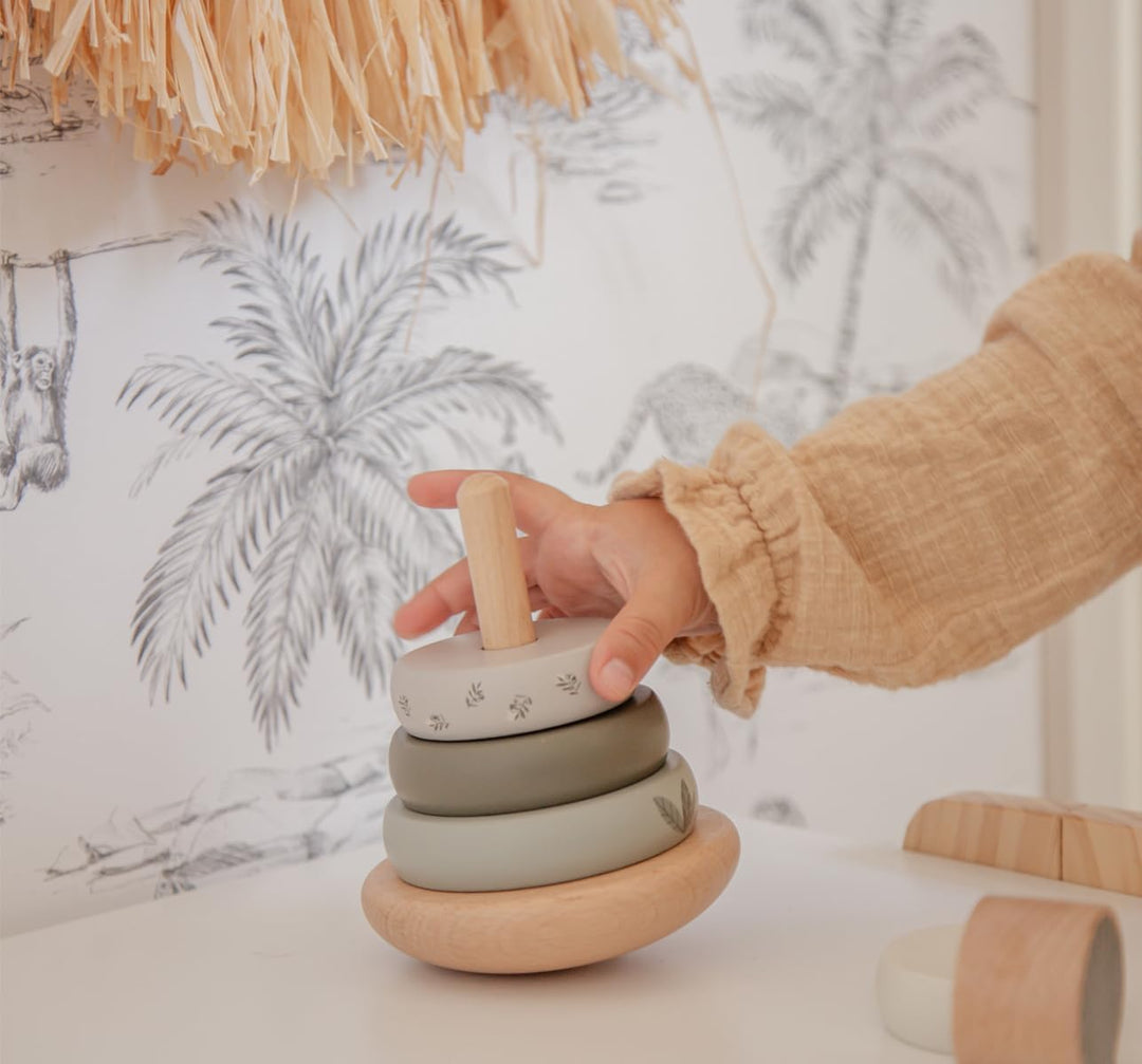 Elefantasie Stapelturm aus Holz personalisierbar mit Name und Datum Baby Geschenk mit Gravur (Oliv),