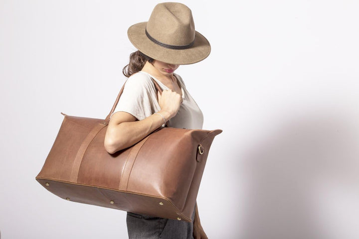 HOLZRICHTER Berlin No 11-1 (M) - Premium Weekender Reisetasche, Sporttasche & Handgepäck aus Leder -