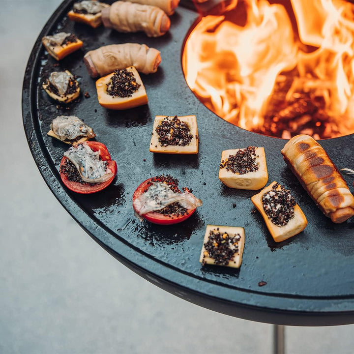 höfats - BOWL 70 Plancha - emaillierte Grillplatte aus Gusseisen - Für Grillgut jeder Grösse geeigne