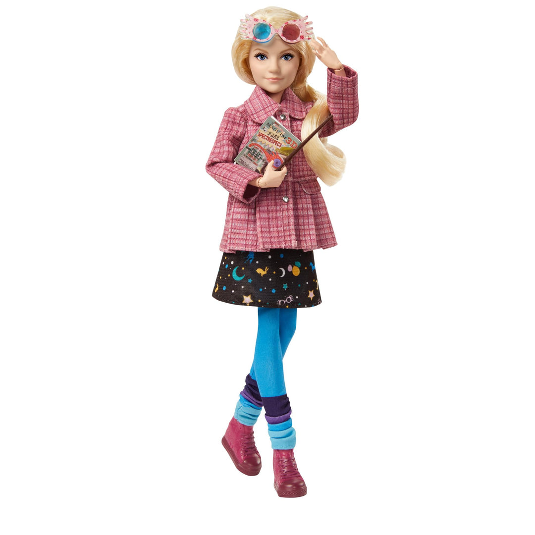 Mattel Harry Potter - Luna Lovegood Sammelpuppe (ca. 25 cm) mit Tweed-Jacke, Rock und Strumpfhose, e