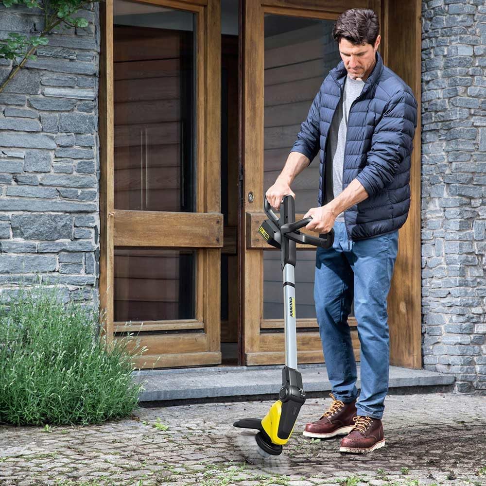 Kärcher 18 V Akku-Unkrautentferner WRE 18-55, Nylonborsten-Kopf mit max. 2.800 U/min, schwenkbarer R