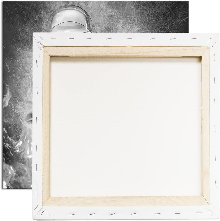 Feuerwehrmann im Einsatz Format: 70x70 Effekt:Schwarz&Weiss als Leinwandbild, Motiv fertig gerahmt a