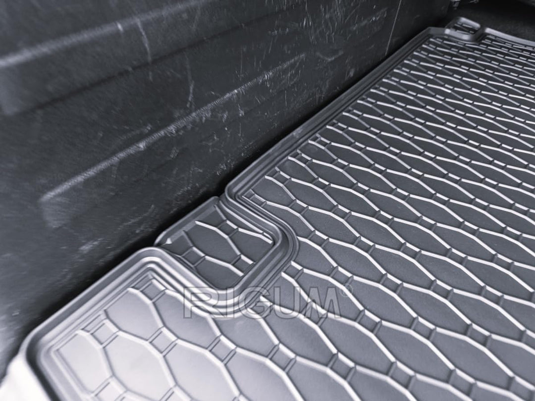 Passgenaue Kofferraumwanne und Gummifussmatten geeignet für Peugeot Partner 5-Sitzer ab 2008 + Gurts