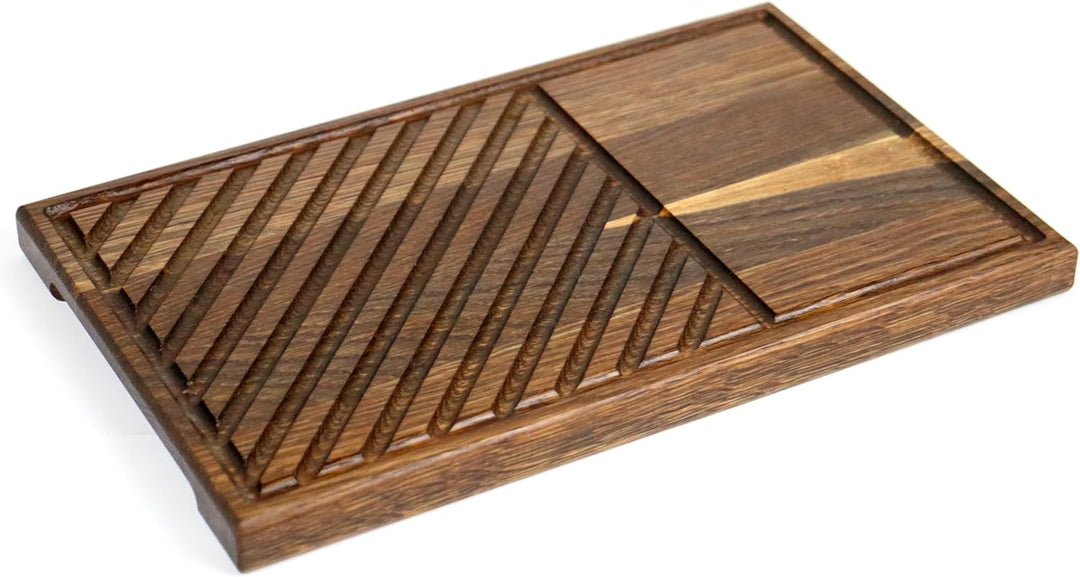 B4K® Steakbrett aus Eichenholz – Servierbrett für Steak & Grillfleisch – Massives Schneidebrett mit