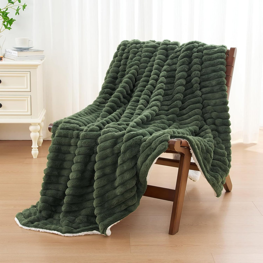 Tofinel Dicke Kuscheldecke Decke Flauschig 150x200 cm - Kleine Sherpa Decken Olivingrün & Sofadecke