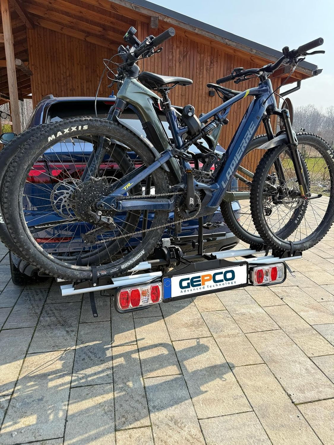 GEPCO Fahrradträger für 2 Fahrräder E-Bikes bis 60kg für Anhängerkupplung klappbar faltbar abschlies