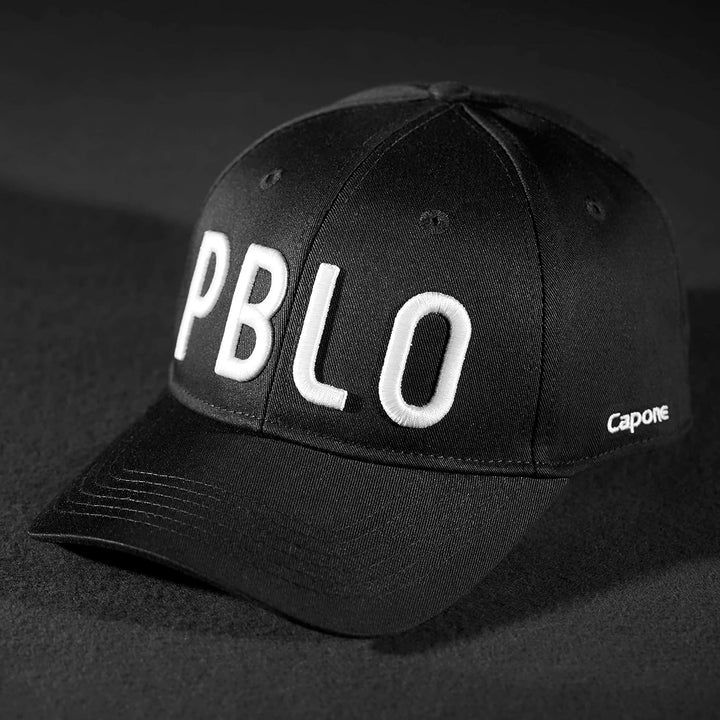 Pablo & Capone verstellbare Baseballkappe in Schwarz mit gebogenem Schirm