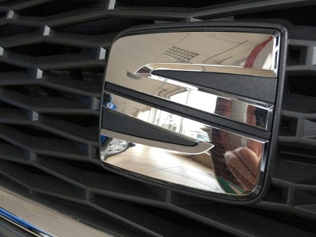 SEAT Emblem Leon 5F ab 2017 Zeichen badge Marke Kühlergrill 5F0853679C 2ZZ