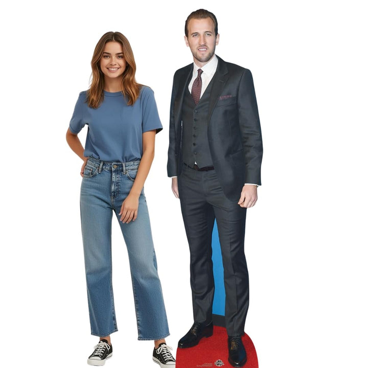 STAR CUTOUTS Supernatural Pappaufsteller Harry Kane, lebensgross, mit Mini-Tischplatte, Pappe, Mehrf