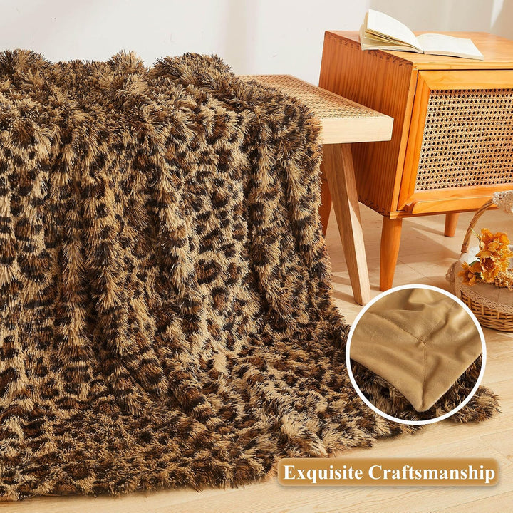 XeGe Luxus Kunstfell Leopardenmuster Kuscheldecke 127x152 cm, Weiche Plüsch Süsse Wohndecke, Flausch