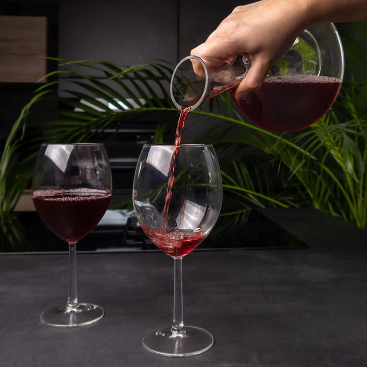 Intirilife Glas Karaffe mit 1.8 Liter für Rotwein mit Reinigungsperlen - Dekantierkapazität 750ml -