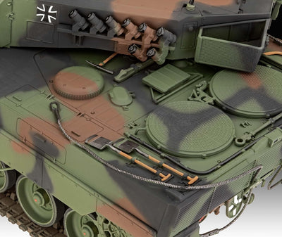 Revell Modellbausatz I Leopard 2 A6M+ I Detailreicher Level 5 Panzerbausatz I 250 Teile I Massstab 1