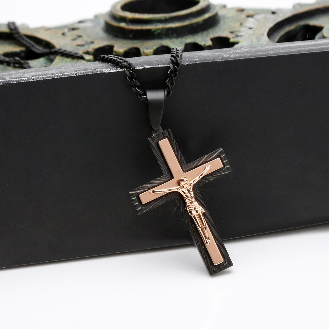 Diamant behandelt Herren Kreuz Halskette mit Schwarz &amp; Rose Gold IP Plating. Die Edelstahl massiv St