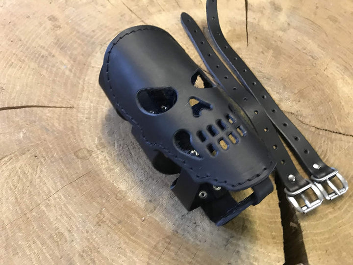 Dosenhalter Skull schwarz von ORLETANOS kompatibel mit Harley Davidson Leder Boy Heritage Streetbob
