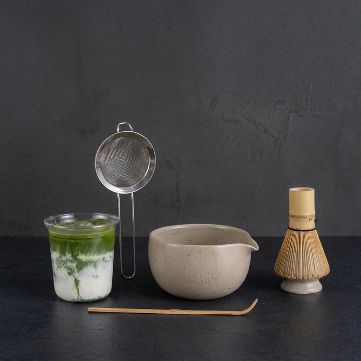 Matcha Set 6-teilig, Japanisches Matcha Schale mit Ausgiesser & Bambusbesen Kit, Inkl. Edelstahl Sie