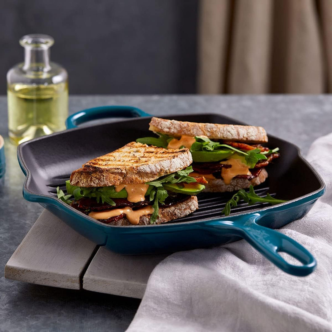 LE CREUSET Signature Gusseisen-Grillpfanne, Quadratisch, 26 cm, Für alle Herdarten inkl. Induktion g