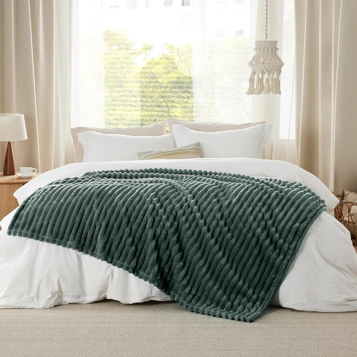 BEDSURE Kuscheldecke für Zimmer Deko - Wolldecke & Fleecedecke, Sofadecke, Weiche Warme Grobe Kordde