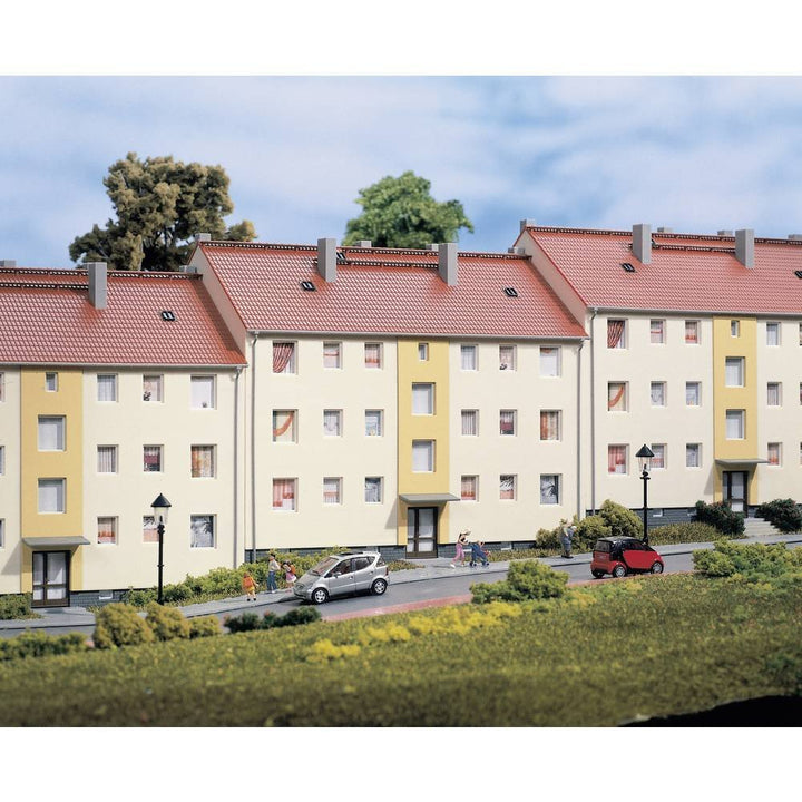 Auhagen 11402 - Mehrfamilienhaus Modellbausatz