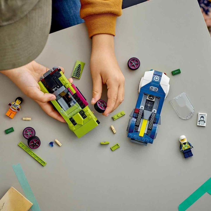 LEGO City Verfolgungsjagd mit Polizeiauto und Muscle Car, Auto-Spielezug mit 2 Rennautos, Polizei-Ge