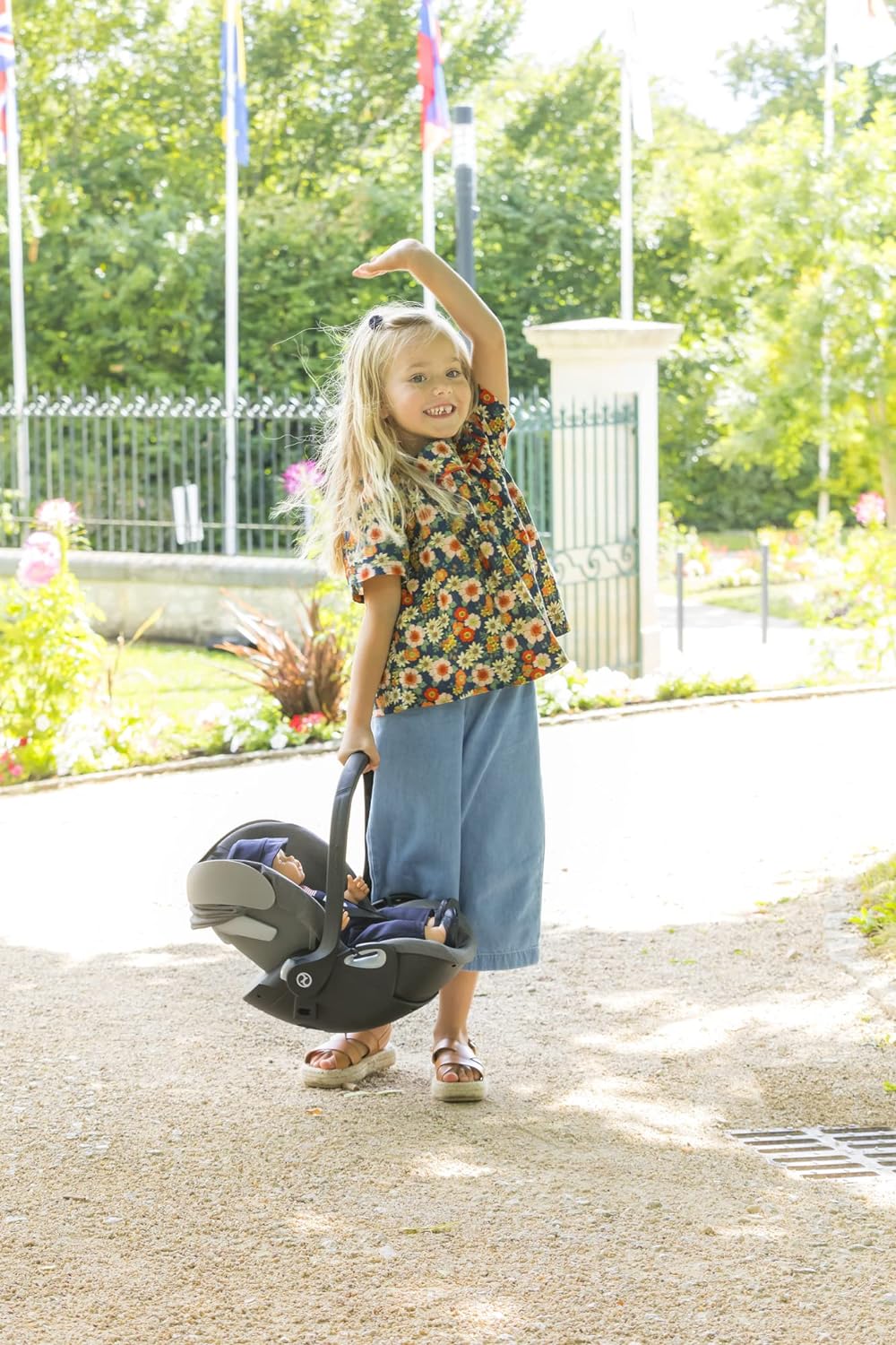 Corolle 9000141390 - Cybex 2in1 Puppen Trageschale und Wiege, mit Gurt und Verdeck, kann mit dem Cyb